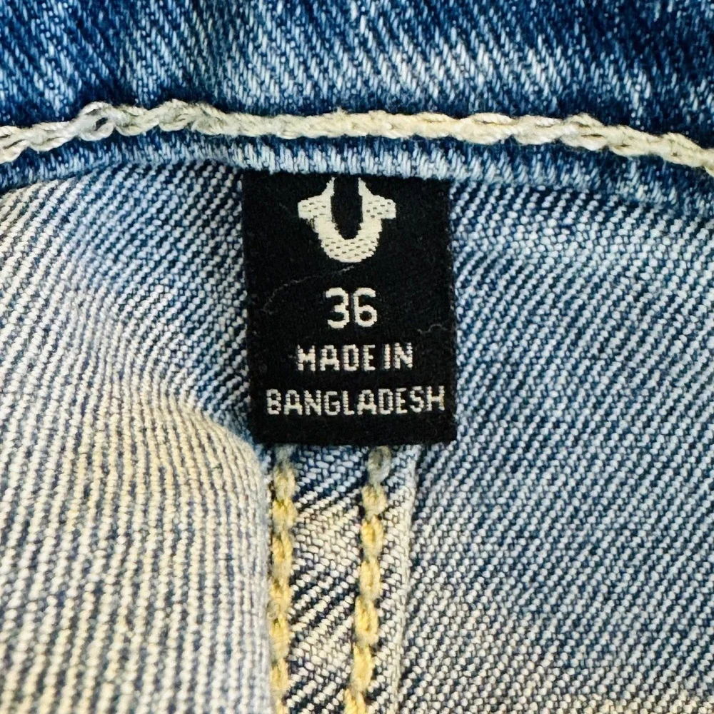 True Religion Geno Jeans Mens 36x31 Blue Light Wash Tapered Relaxed Zip Fly